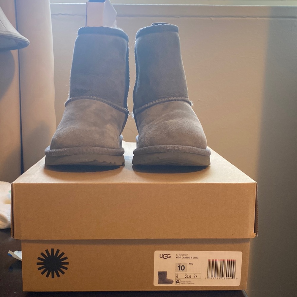 Girl ugg boots
